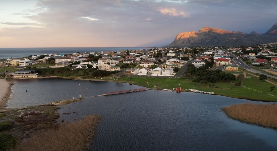 7 Bedroom Property for Sale in Kleinmond Western Cape